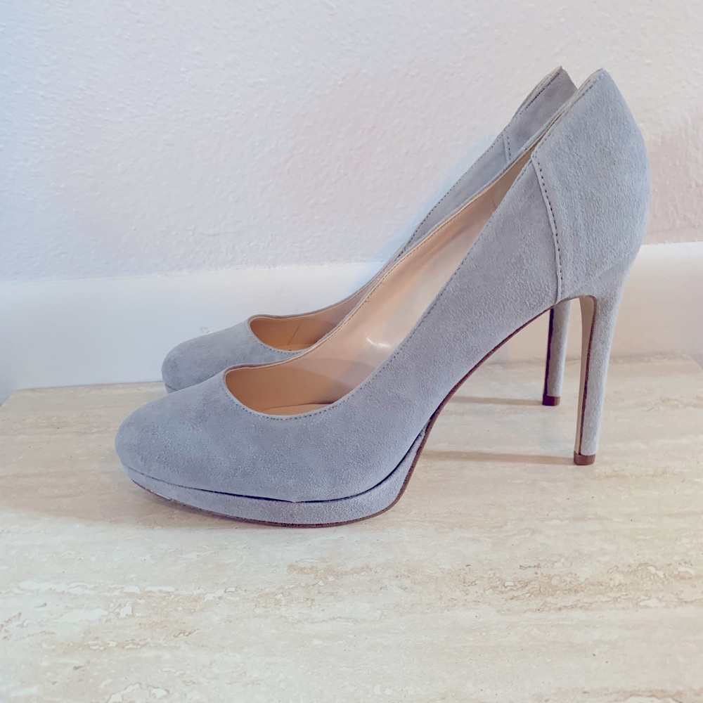 New Nine West suede heels